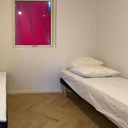 Hébergement de vacances 4 Bedroom Lovely In *