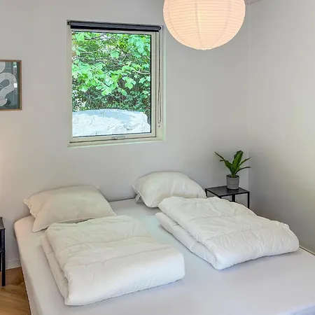 4 Bedroom Lovely In Feriehus