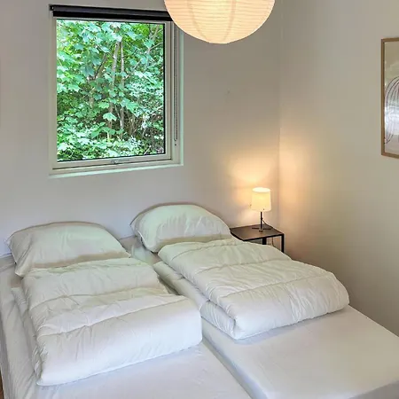 4 Bedroom Lovely In Nyaraló Knebel