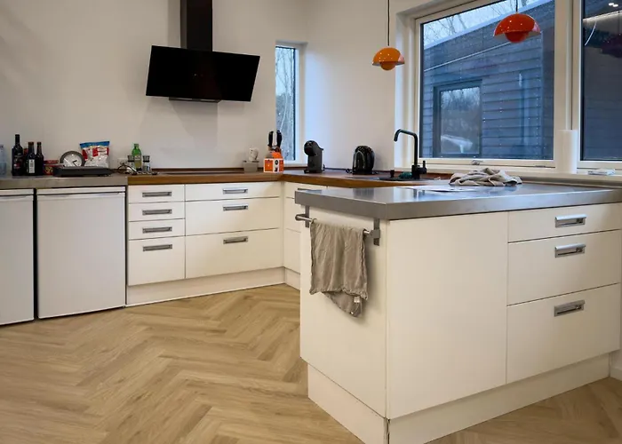 4 Bedroom Lovely In Дом отдыха Knebel